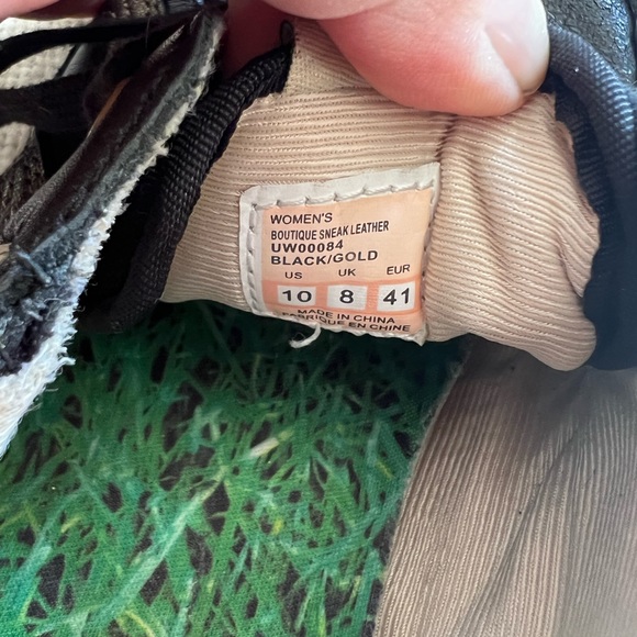 Black and Gold Cushe Sneaks - Picture 10 of 11